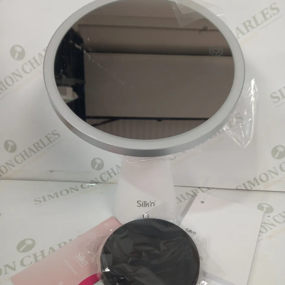 SILK'N LED MIRROR WITH BLUETOOTH SPEAKER