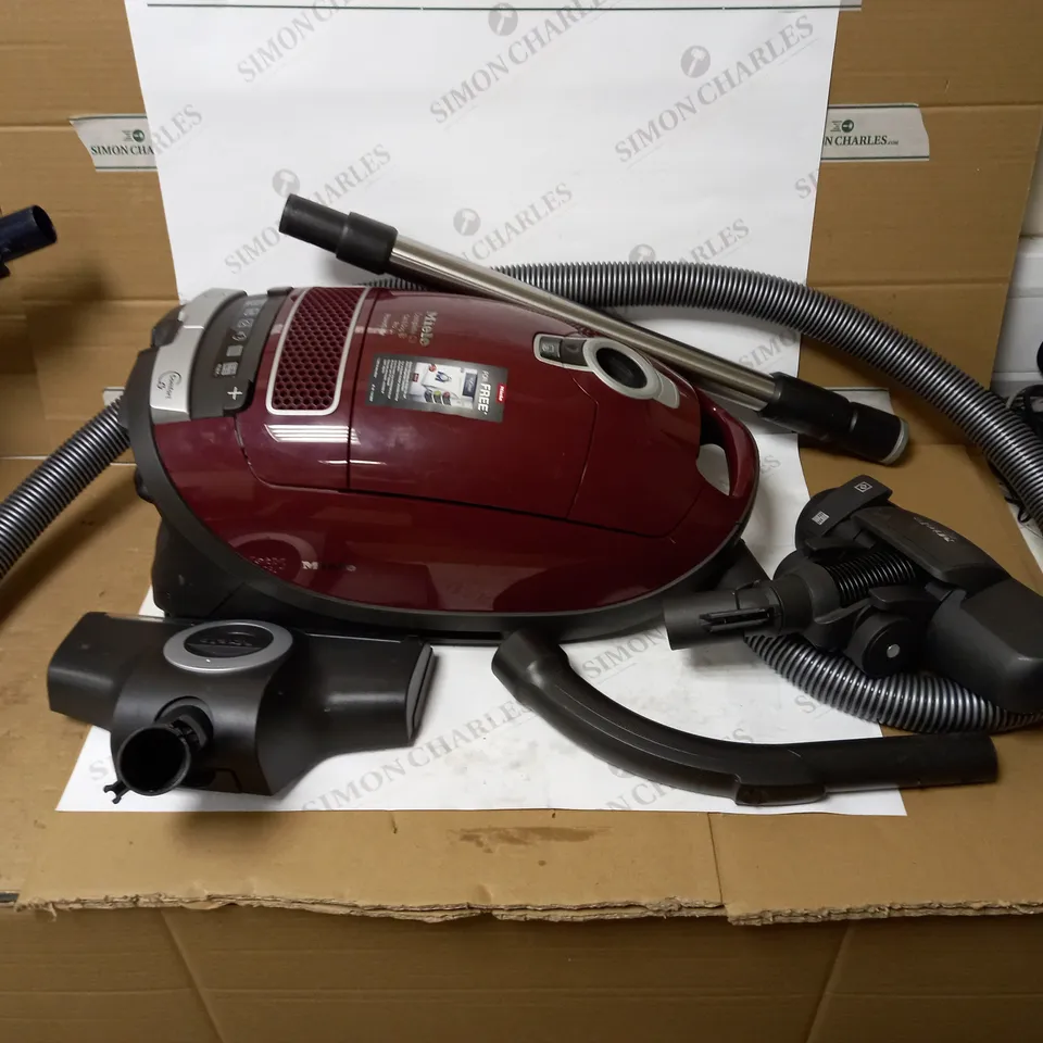 MIELE C3 VACUUM CLEANER