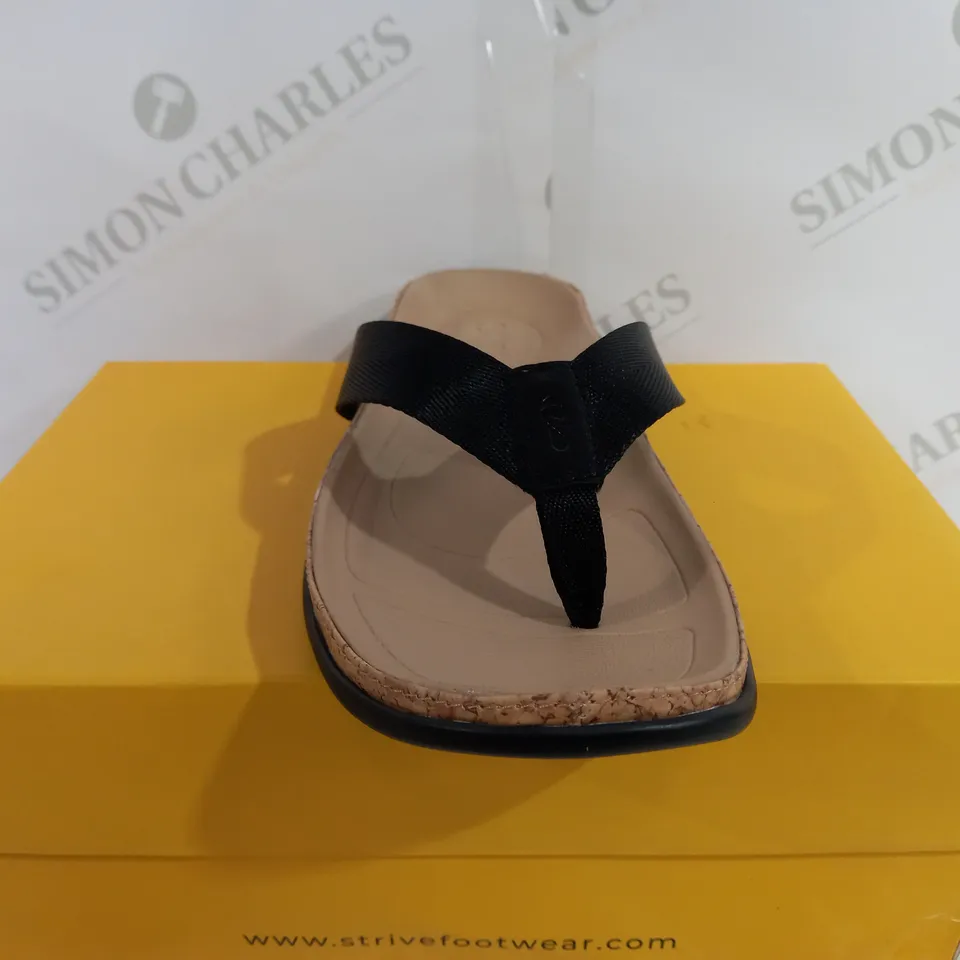 BOXED PAIR OF STRIVE BLACK PLATFORM SANDAL - SIZE 6