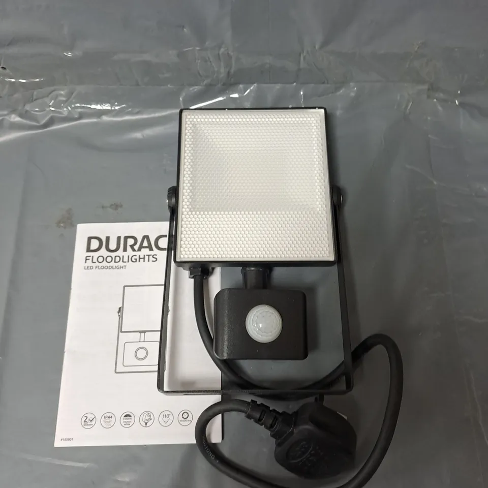 DURACELL LED FLOODLIGHT WITH EXTERNAL SENSOR