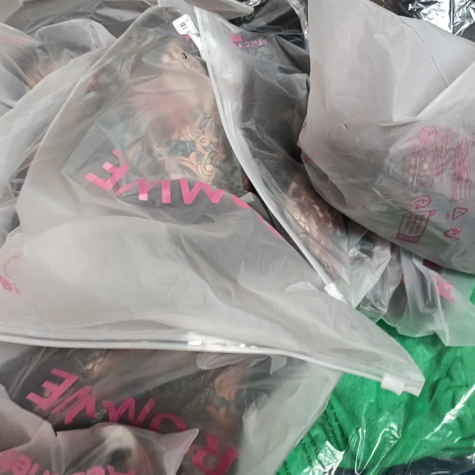 APPROXIMATELY 20 ASSORTED CLOTHING AND FASHION PRODUCTS IN VARIOUS STYLES AND SIZES - COLLECTION ONLY