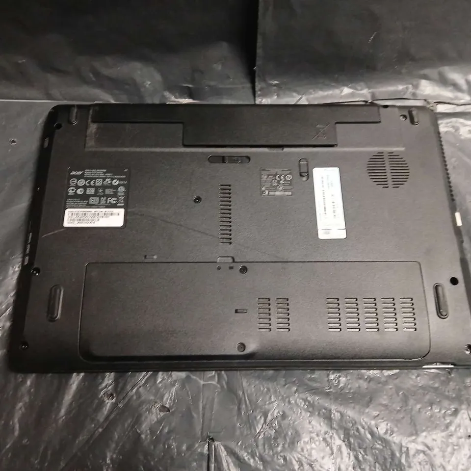 ACER ASPIRE 5733 SERIES LAPTOP - MODEL NUMBER PEW71
