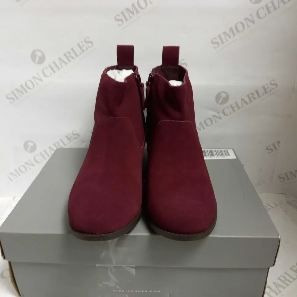 VIONIC VERA ANKLE BOOTS SIZE 6.5