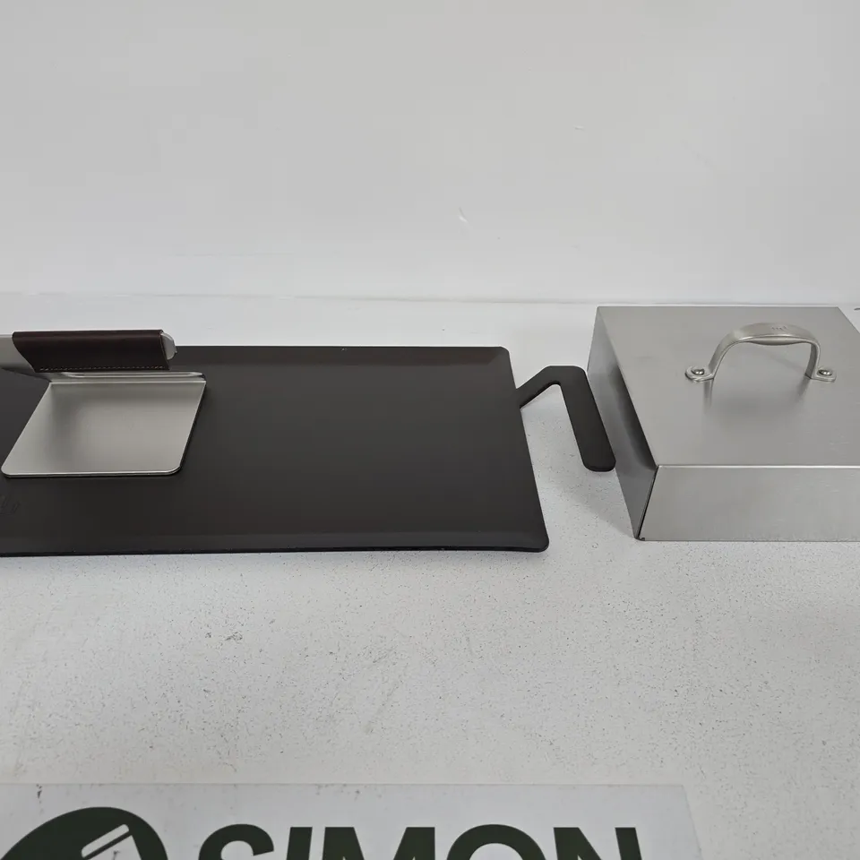 MADE BY COOKWARE CARBON STEEL GRIDDLE ,GRILL PRESS AND MELTING DOME