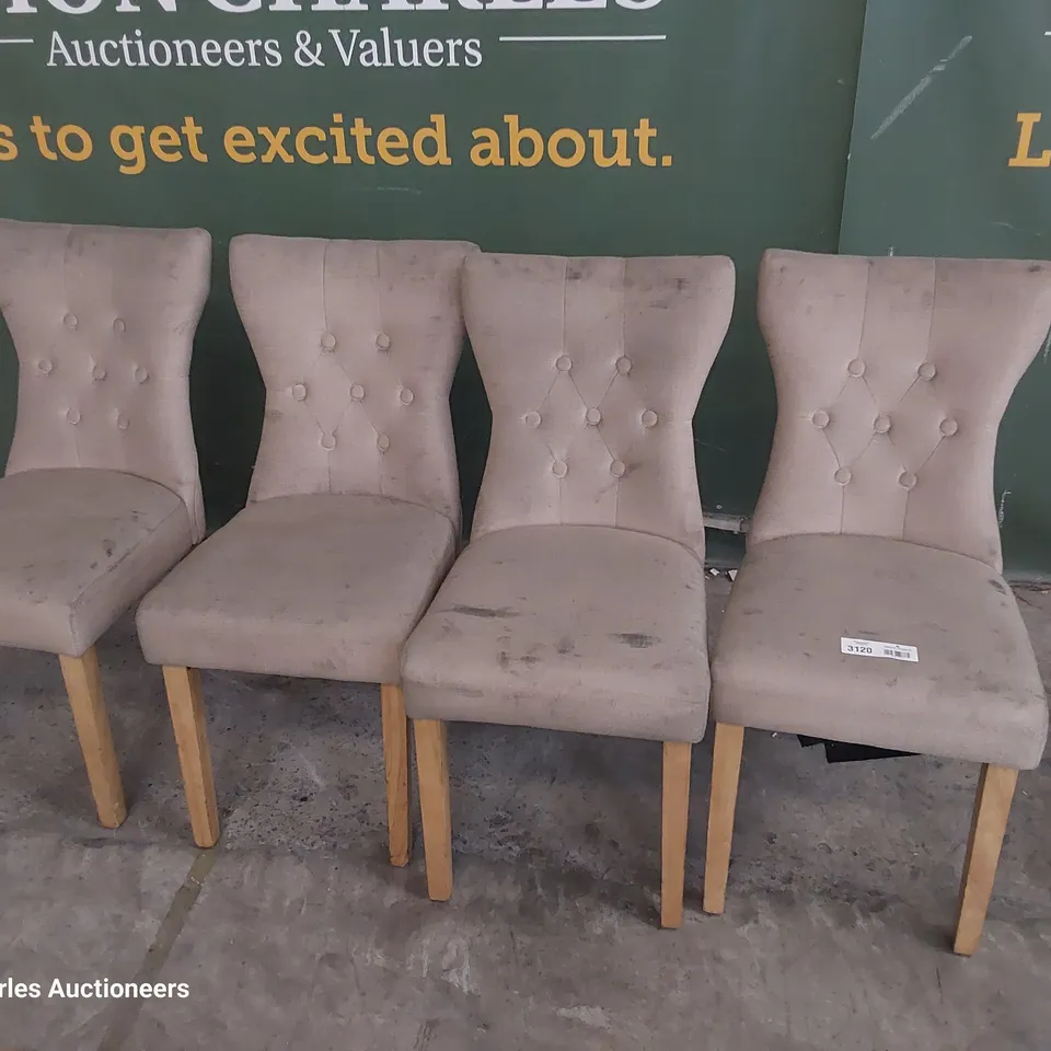 SET OF FOUR UPHOLSTERED BUTTONED BACK DINING CHAIRS NATURAL FABRIC ON NATURAL WOOD LEGS 