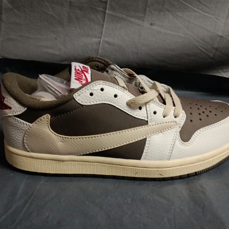PAIR OF NIKE DUNK LOW-STYLE TRAINERS - SIZE UNSPECIFIED