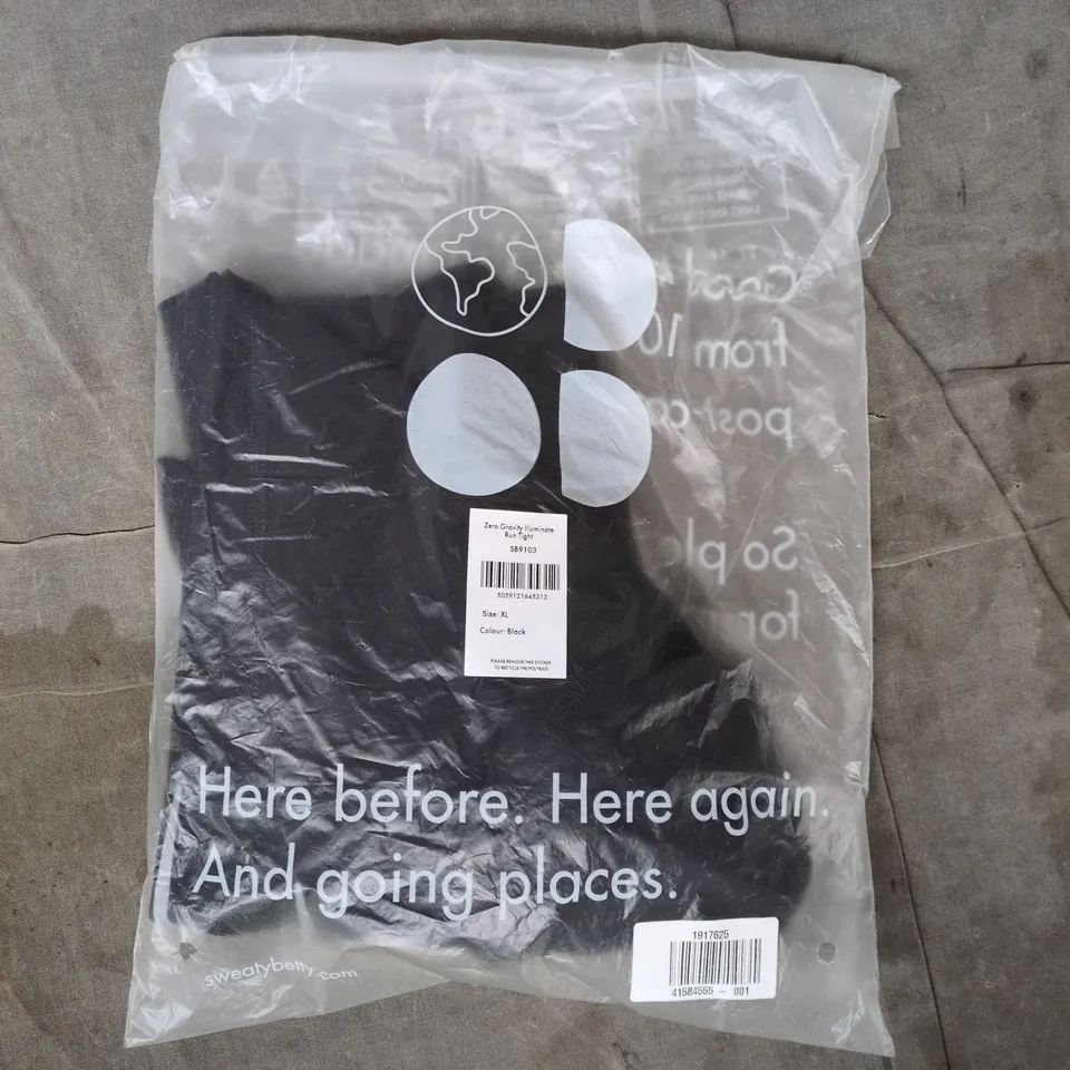 BAGGED SWEATY BETTY ZERO GRAVITY ILLUMINATE RUN TIGHTS IN BLACK SIZE XL