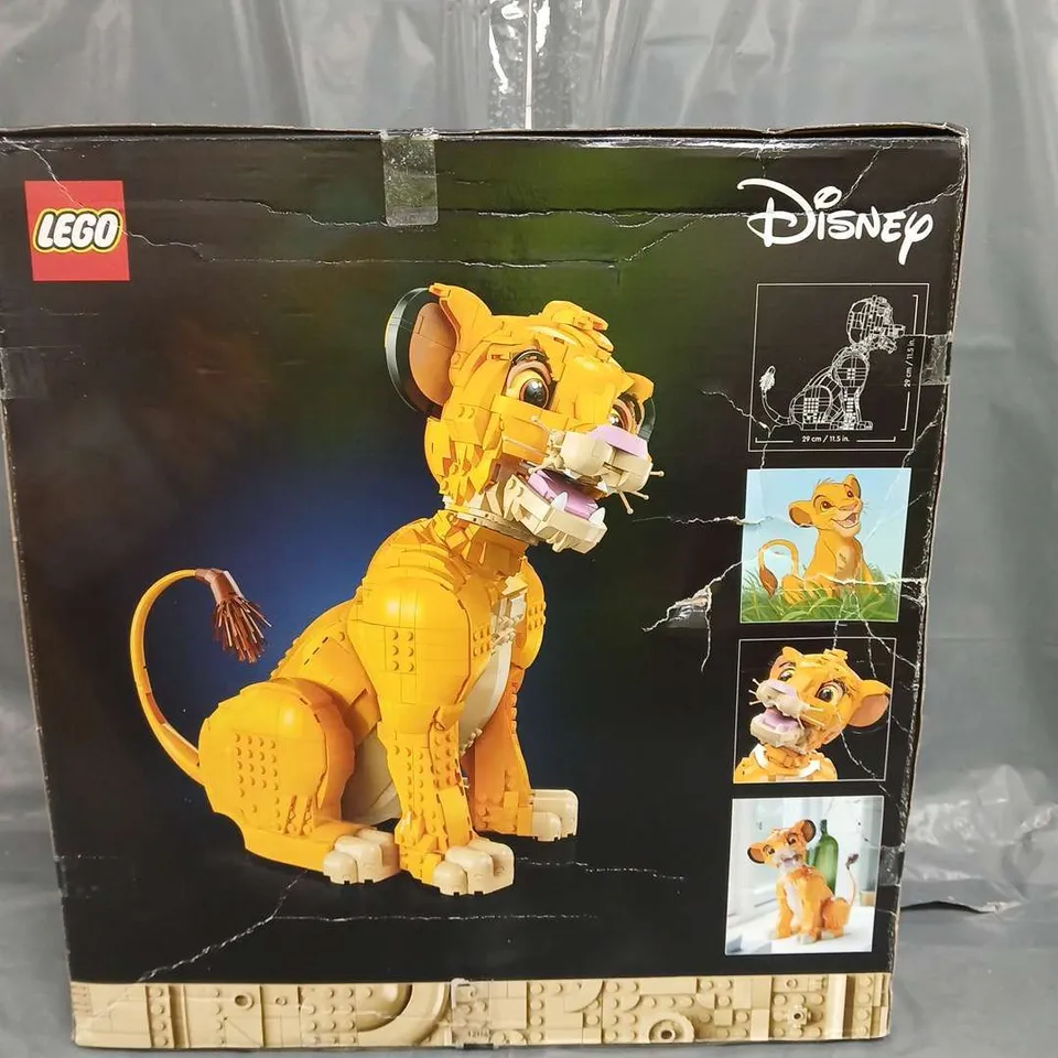 DISNEY YOUNG SIMBA THE LION KING SET 43247