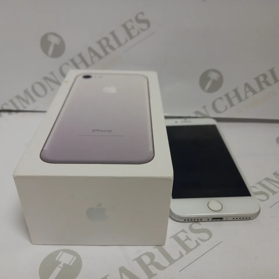 BOXED APPLE IPHONE 7 (A1778)