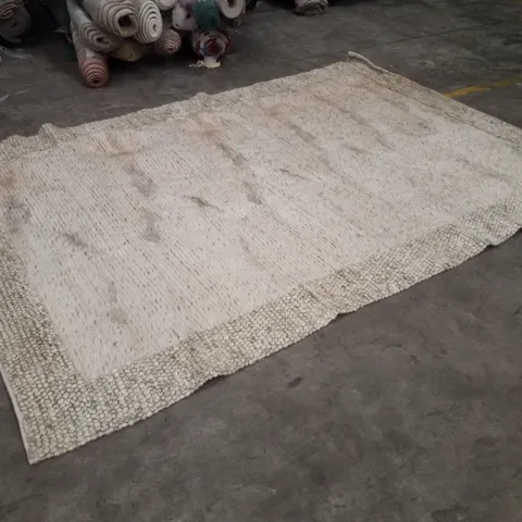 QUALITY DESIGNER AREA RUG - APPROXIMATELY 195×290CM