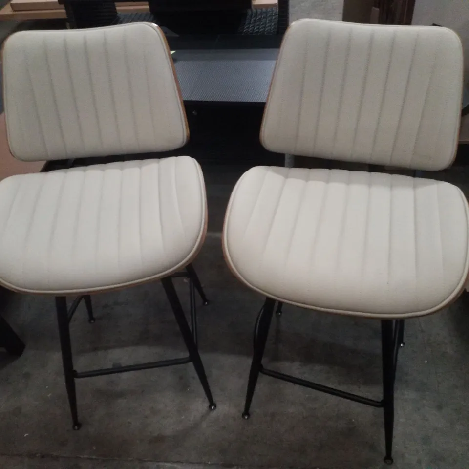 SET OF 2 SWIVEL UPHOLSTERED BAR STOOLS - CREAM