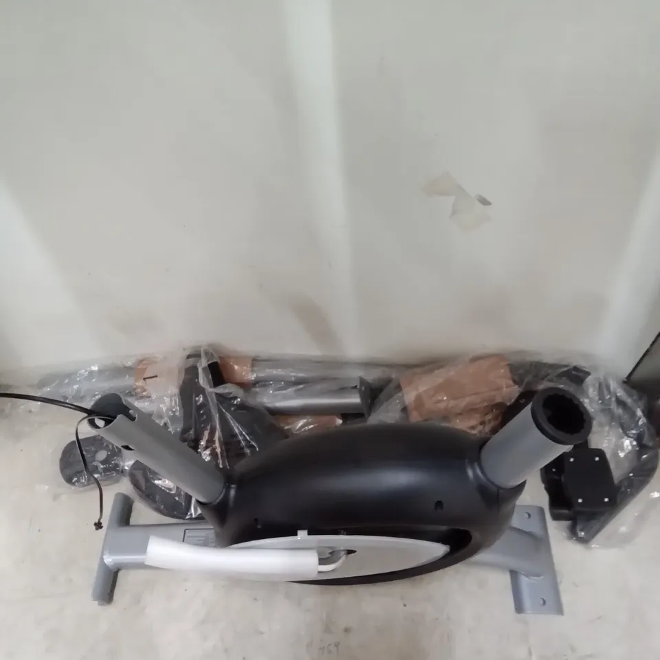 (BOXED) LONSDALE EXERCISE BIKE