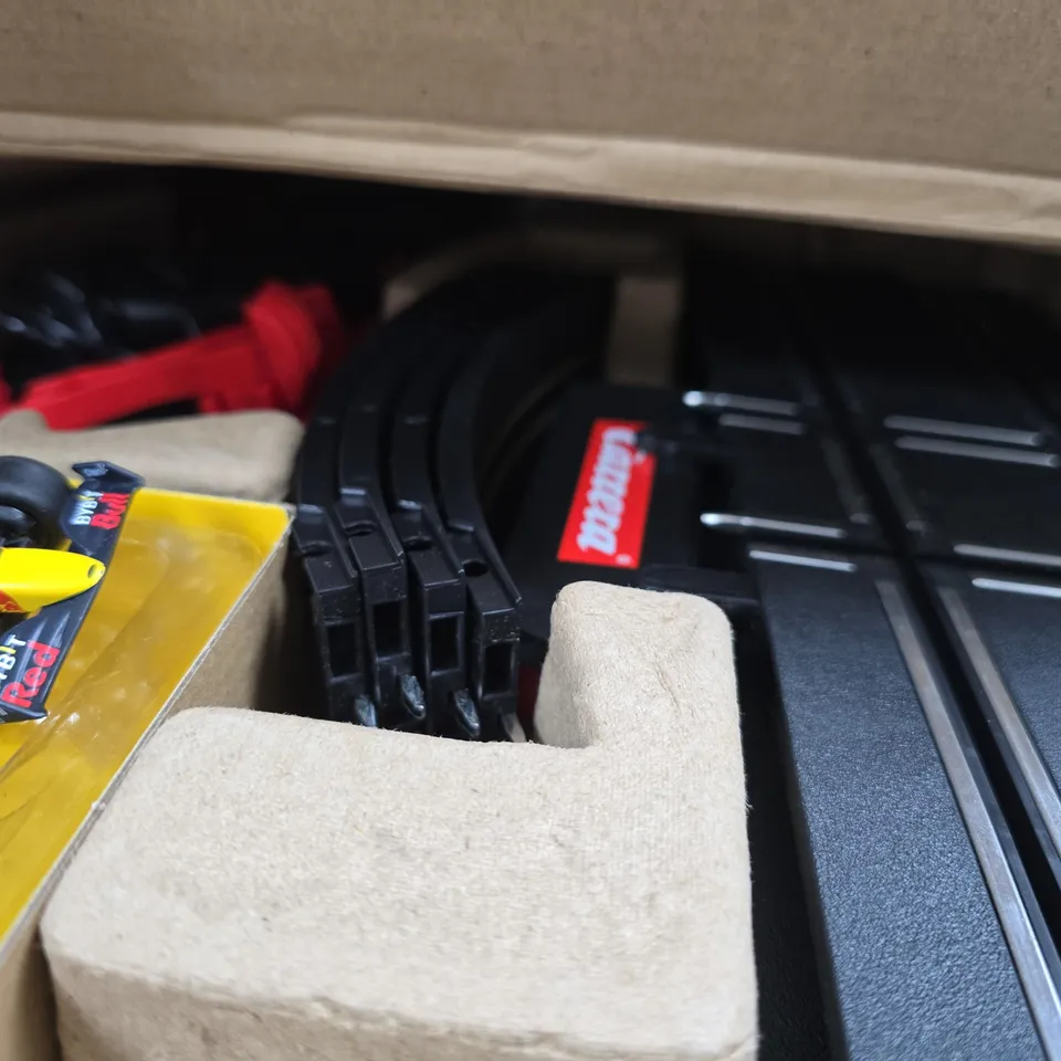 BOXED CARRERA GO!!! 1.43 SLOT RACING SYSTEM