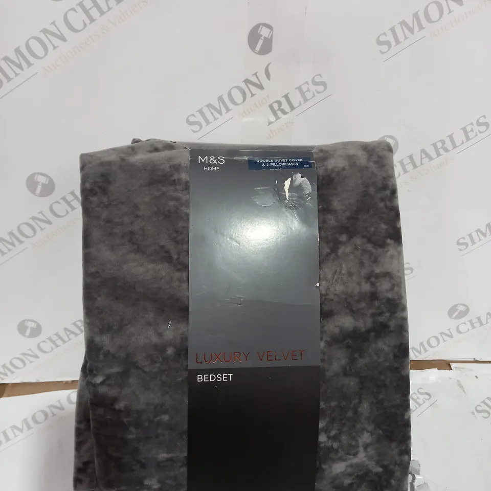 PACKED M&S HOME DOUBLE DUVET COVER AND 2 PILLOW COVERS 