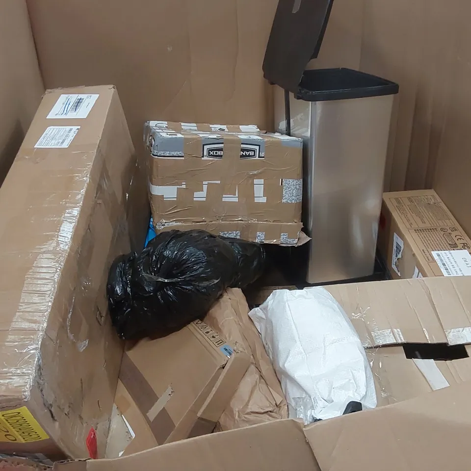 PALLET OF ASSORTED ITEMS INCLUDING: COUNTERTOP DISHWASHER, MATTRESS/TOPPER (NOT SPECIFIED), MOP ECT