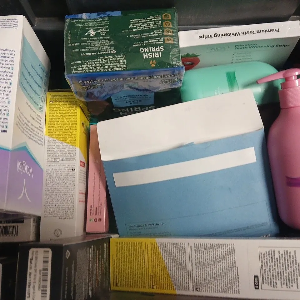 APPROXIMATELY 15 ASSORTED COSMETIC ITEMS TO INCLUDE HARD WAX BEADS, YELLOW PROFESSIONAL, ETC - COLLECTION ONLY