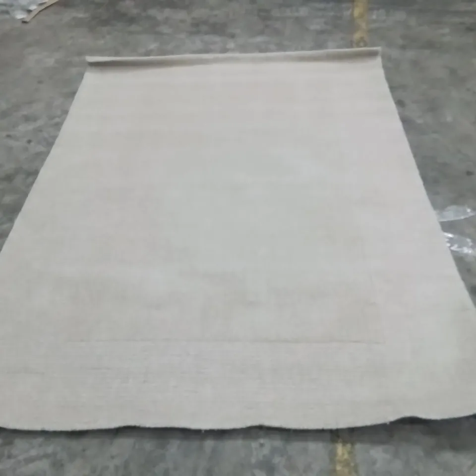 QUALITY DESIGNER AREA RUG - APPROXIMATELY 230X166