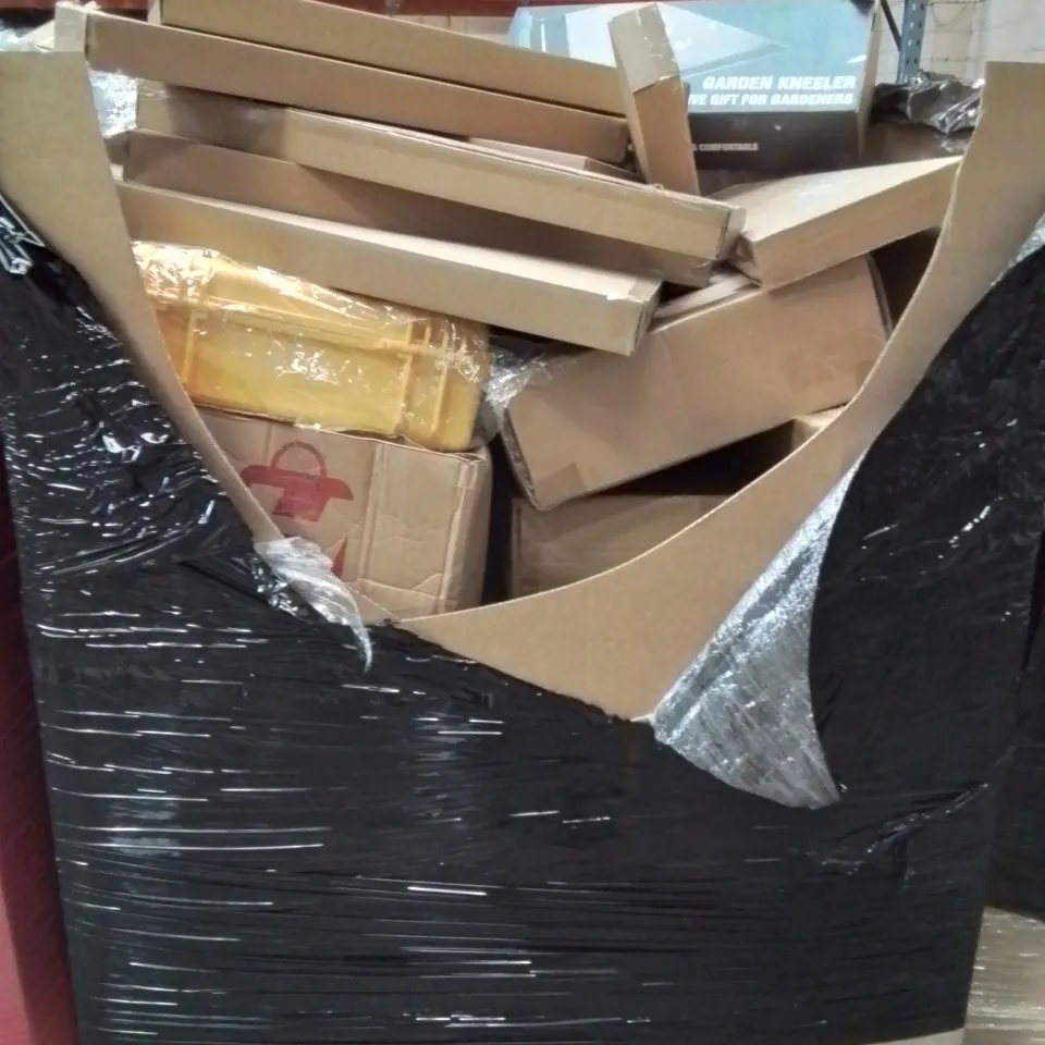 PALLET CONTAINING VARIOUS ASSORTED HOUSEHOLD ITEMS TO INCLUDE: SEVERAL GARDEN SHEER SETS, GARDEN KNEELER, SAFTY PROTECTION CASE AND LOTS MORE UNMARKED BOXED ITEMS 