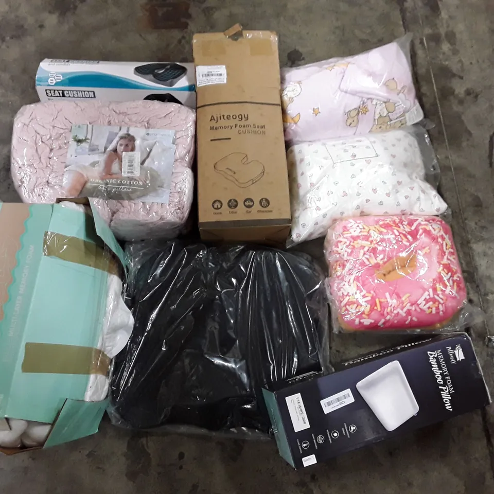 PALLET CONTAINING ASSORTED PILLOWS & CUSHIONS INCLUDING MEMORY FOAM SEAT CUSHIONS, DONUT CUSHION, BAMBOO PILLOW, BODY PILLOW, MULTI-LAYER MATTRESS COVER 