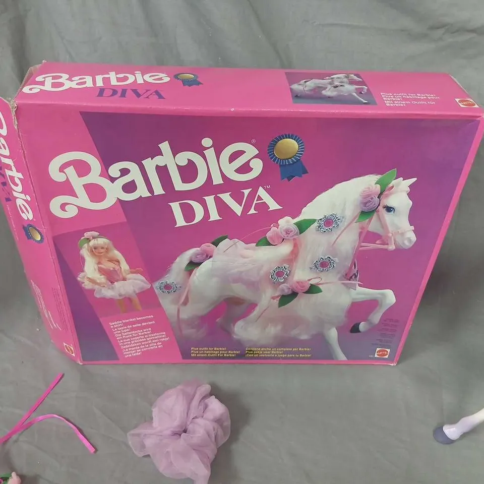 BARBIE DIVA HORSE PLAYSET – WHITE MARE WITH PINK ACCESSORIES (BOXED)