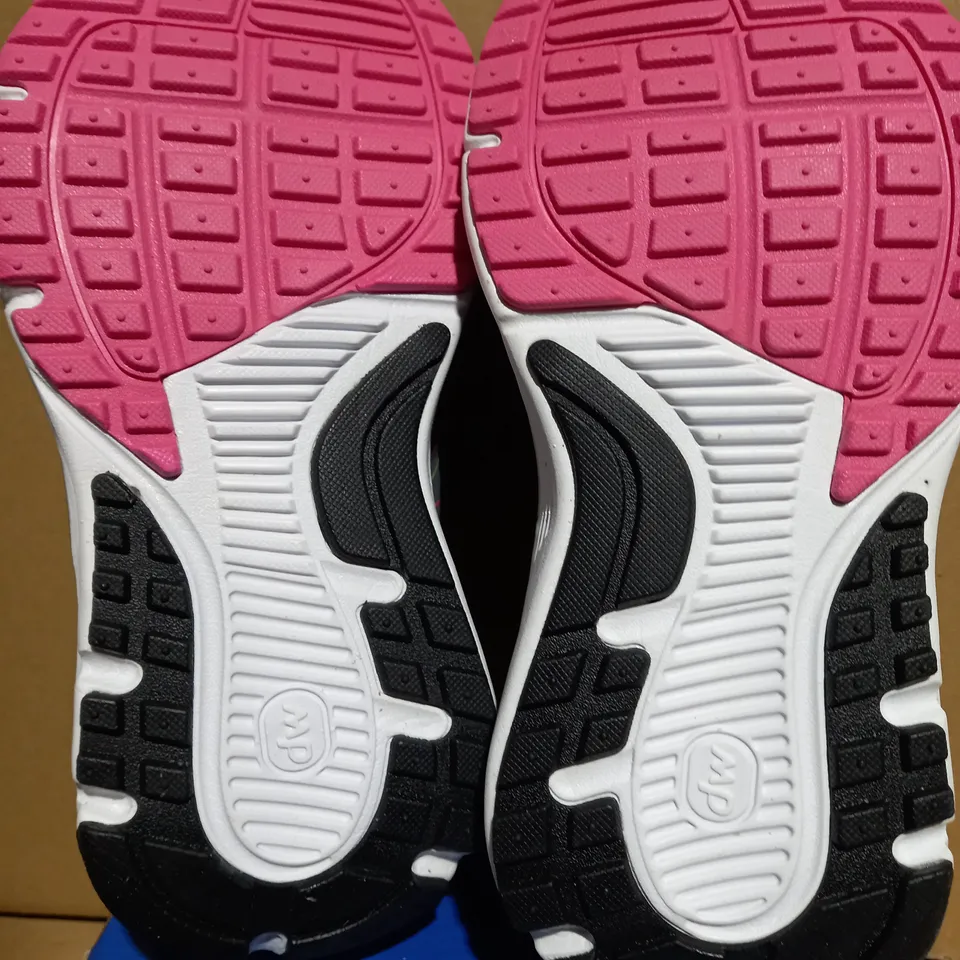 DW ACTIVE CLOUDY ORCHID WOMEN TRAINERS - SIZE 7