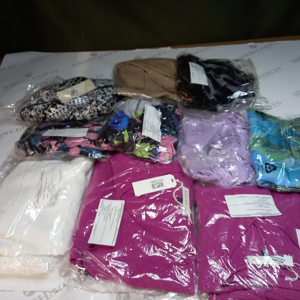 BAG OF APPROX 10 ASSORTED CLOTHING ITEMS TO INCLUDE - MAISON DE NIMES - EMELIA