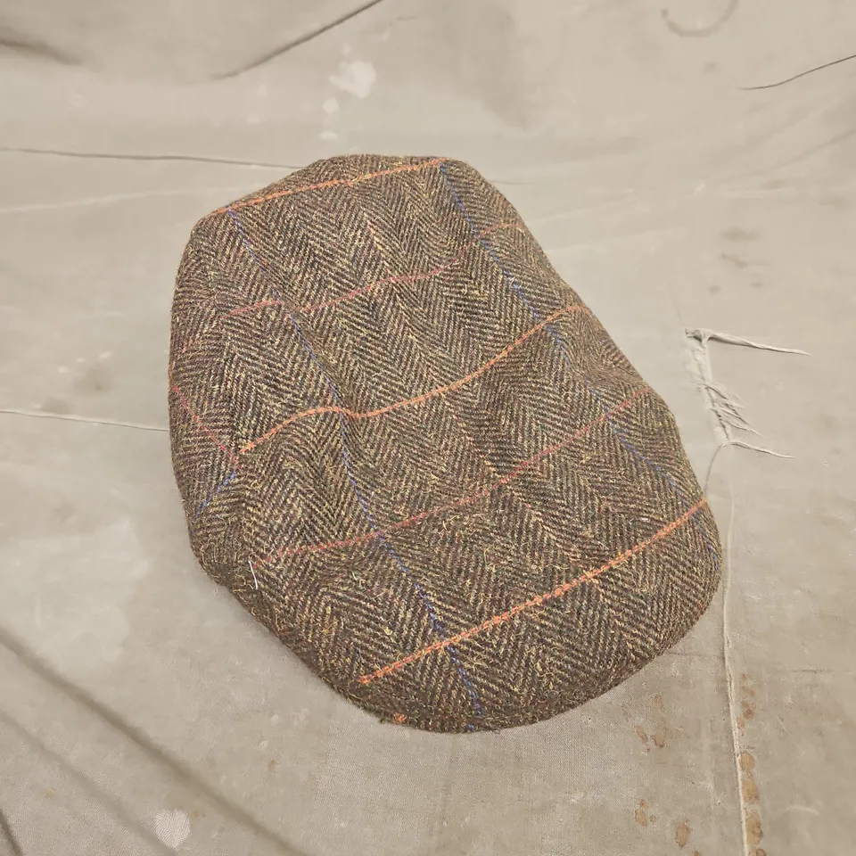 BARBOUR CHEVRIOT FLAT CAP IN OLIVE - SMALL