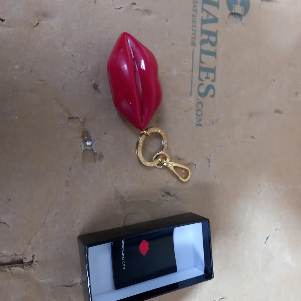 LULU GUINESS PLUMP LIP KEYRING 
