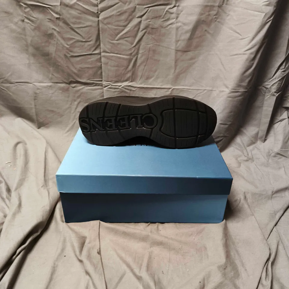 BOXED PAIR OF MENS BLACK CLEEN'S - SIZE 12.5