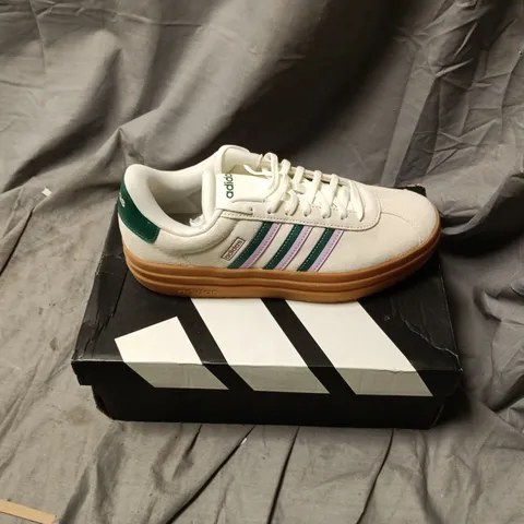Adidas VL Court Bold Sneakers β White with Green Heel, Gum Sole β UK 7