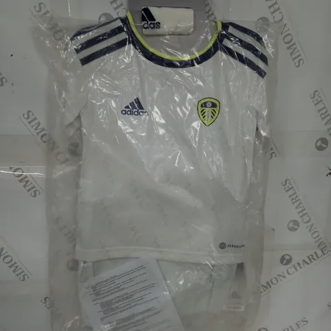 LEEDS UNITED FULL HOME KIT SIZE 18-24 MONTHS