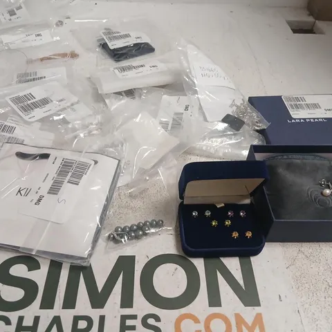 APPROXIMATELY 20 ITEMS OF ASSORTED JEWELLERY AND ACCESSORIES