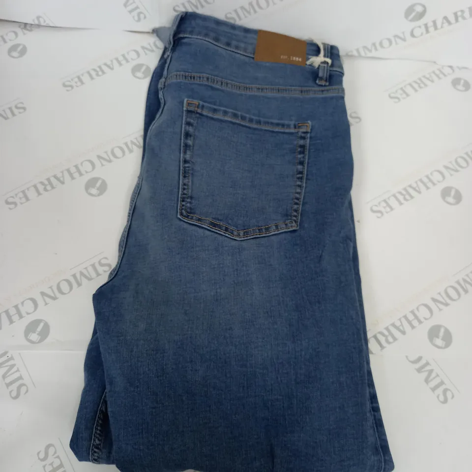 M&S SUPER SOFT AND STRETCHY JEANS SIZE 14