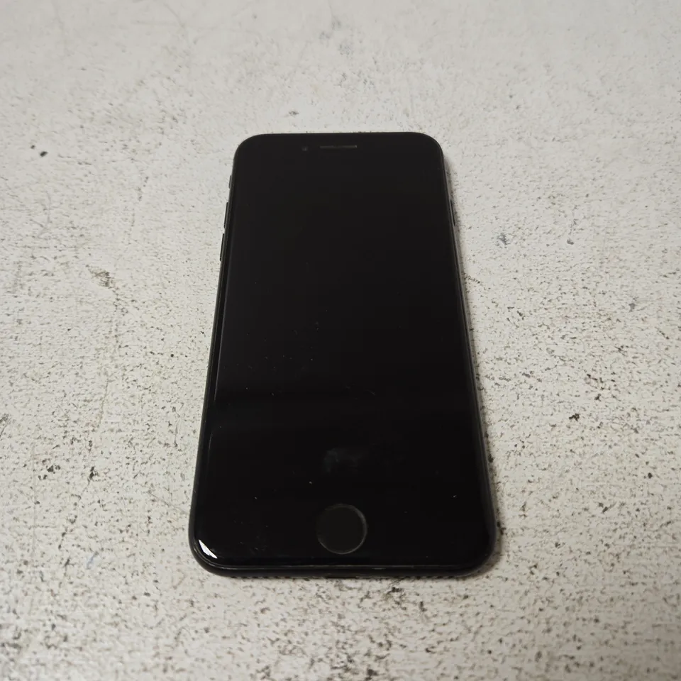 APPLE IPHONE 7 SMARTPHONE