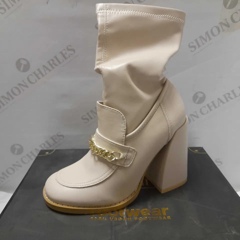 KOI THE BAILEY SLIM BLOCK HEEL BEIGE PU BOOTS - SIZE 3