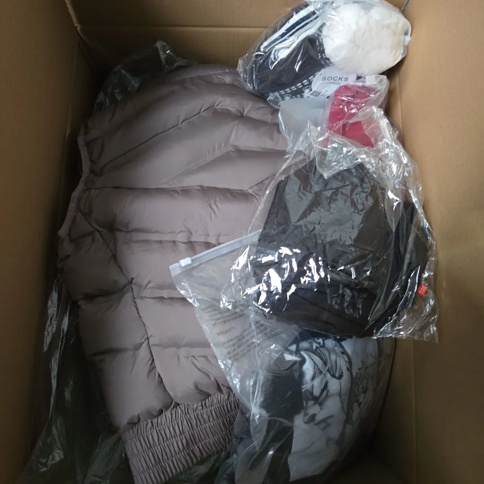 LARGE BOX OF ASSORTED CLOTHING ITEMS IN VARIOUS SIZES, STYLES AND COLOUR 