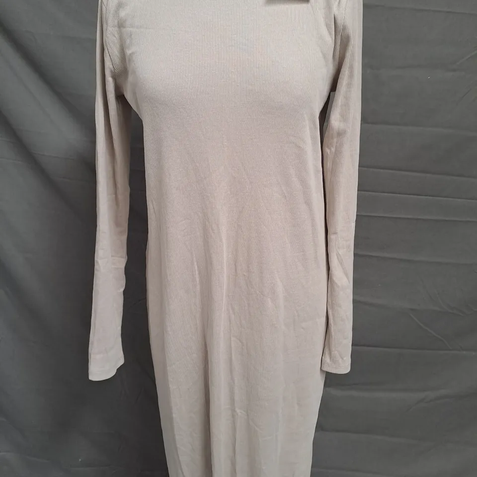 ZARA LONG SLEEVE DRESS IN BEIGE SIZE MEDIUM