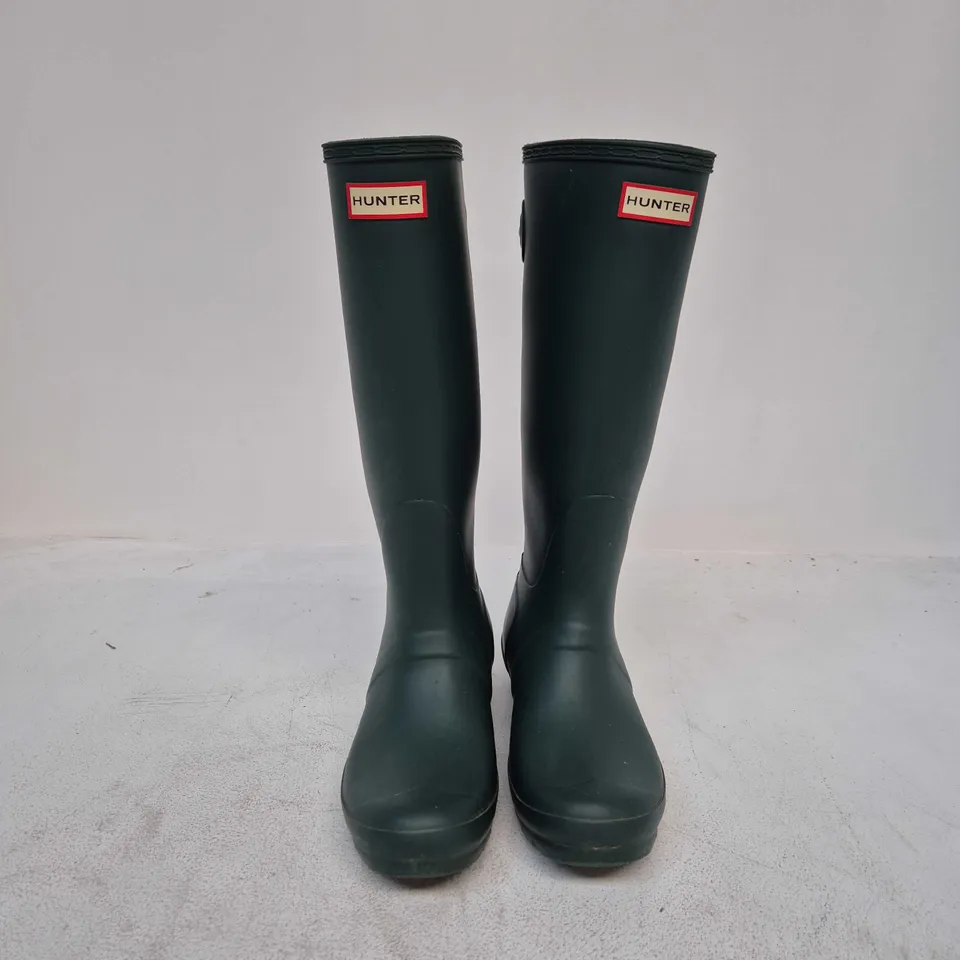 HUNTER WELLIES IN GREEN - UK 5