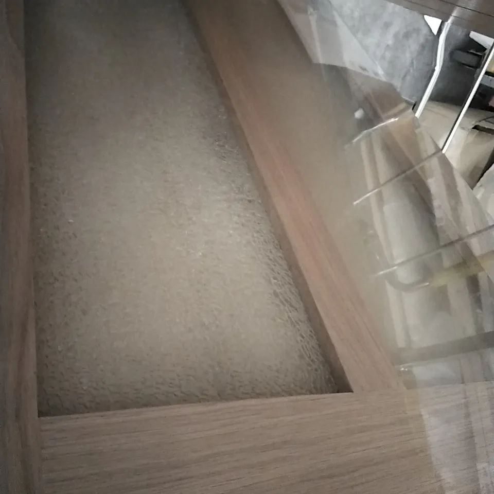 OAK VANEER GLAZED NTERNAL DOOR 762MM × 1981MM GLASS BROKEN 