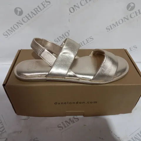 BOXED DUNE LAUDE LEATHER SANDAL SIZE 7