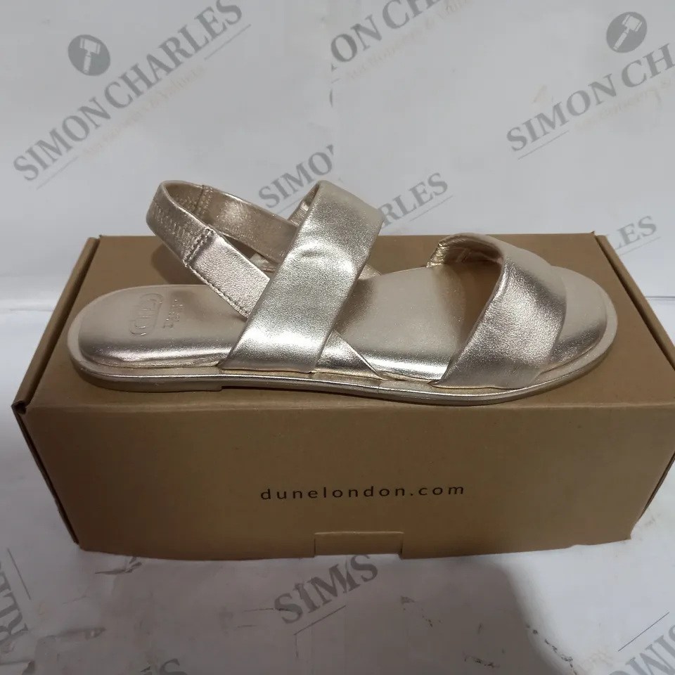 BOXED DUNE LAUDE LEATHER SANDAL SIZE 7