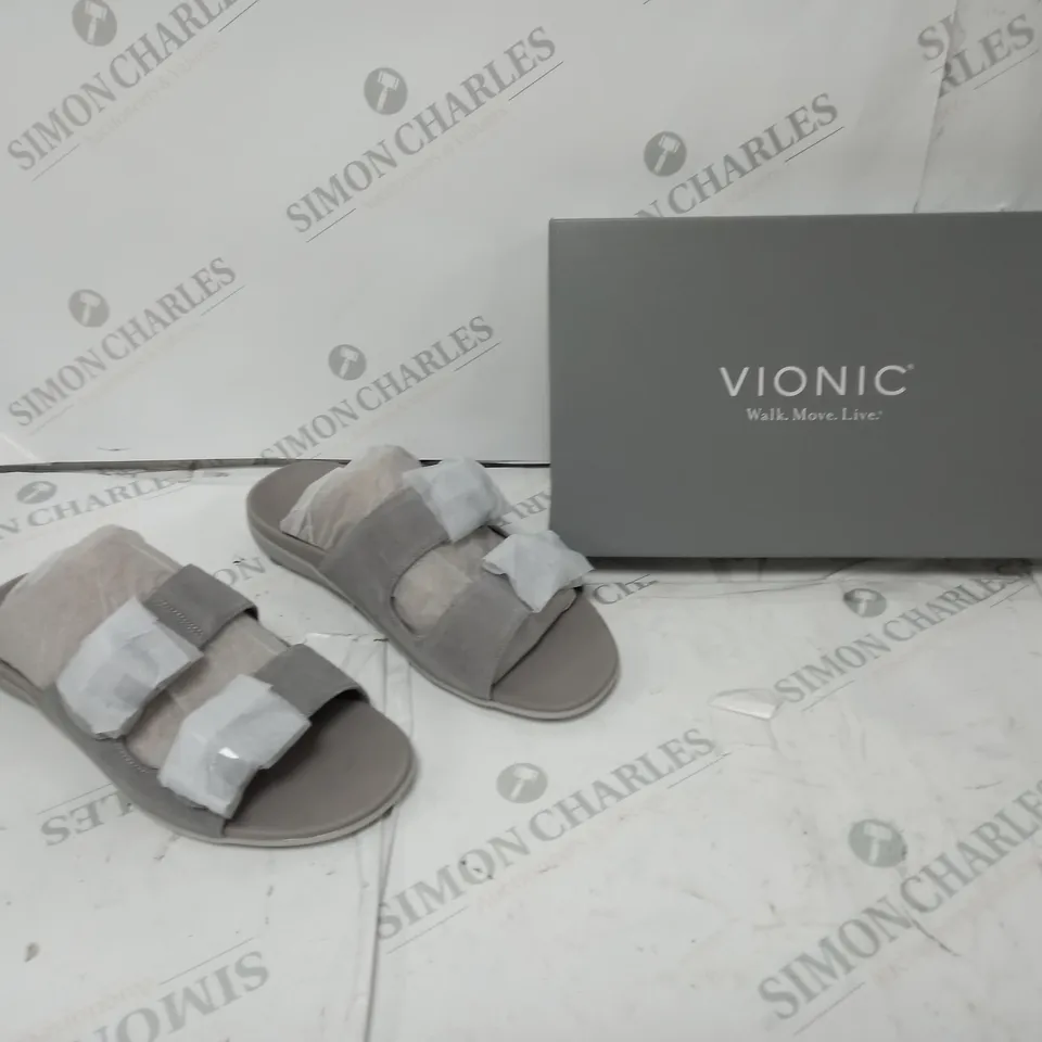 VIONIC SIZE 7 GREY SANDALS BOXED 