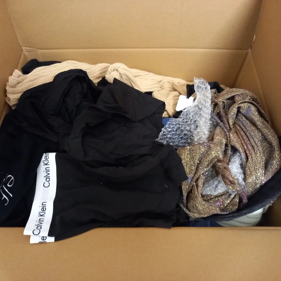 LARGE QUANTITY OF ASSORTED CLOTHING ITEMS TO INCLUDE I SAW IT FIRST, BOOHOO AND RELLE