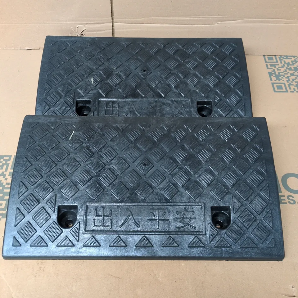 HEAVY-DUTY PLASTIC OR RUBBER THRESHOLD CURB RAMPS