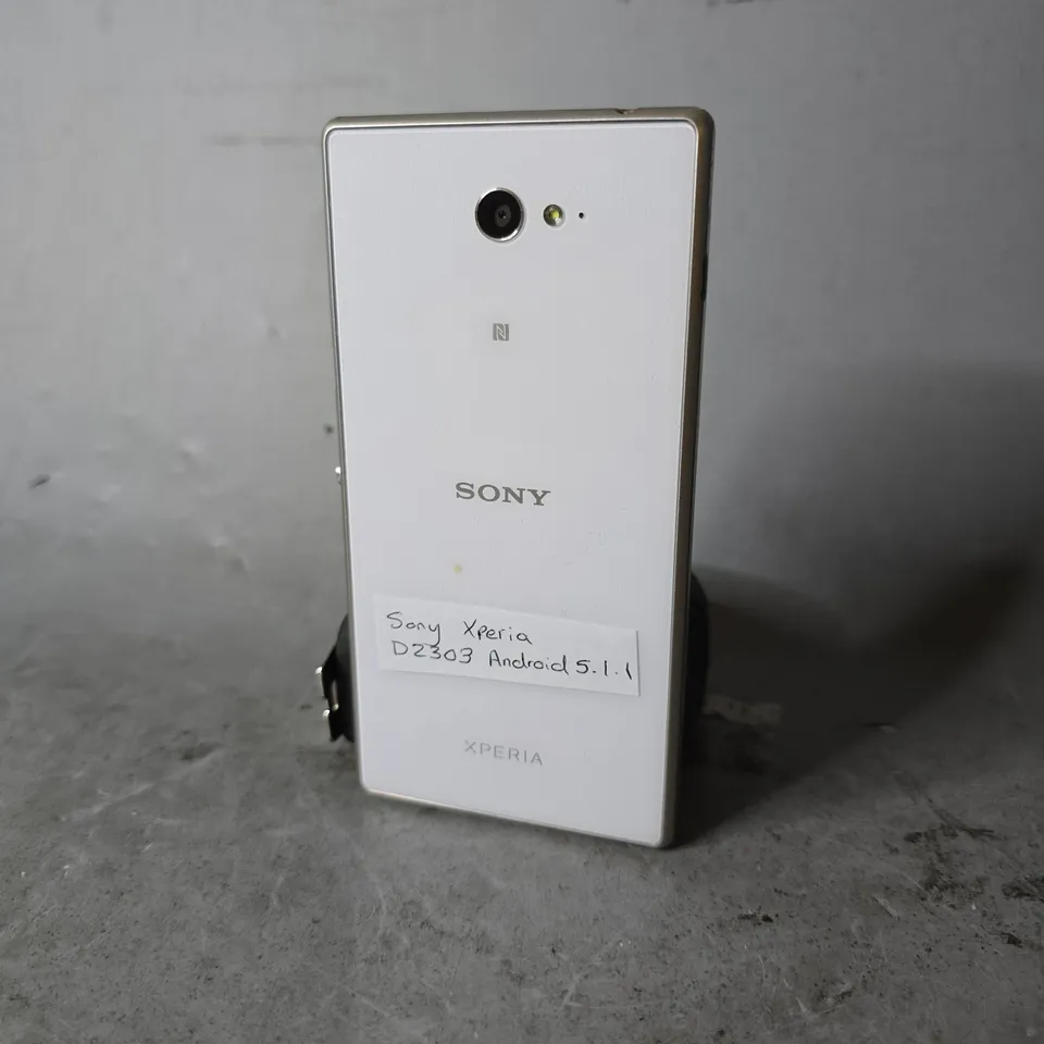 SONY EPERIA D2303 