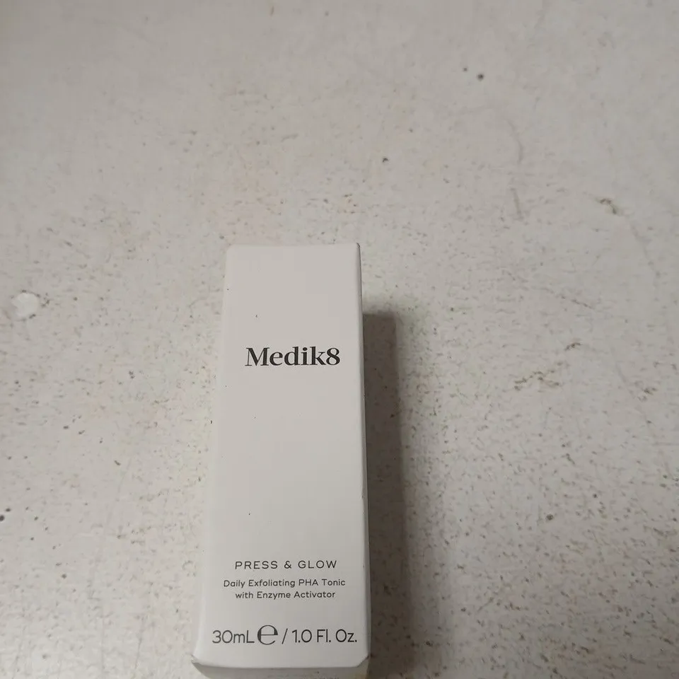 MEDIK8 PRESS & GLOW DAILY EXFOLIATING PHA TONIC WITH ENZYME ACTIVATOR – 30ML