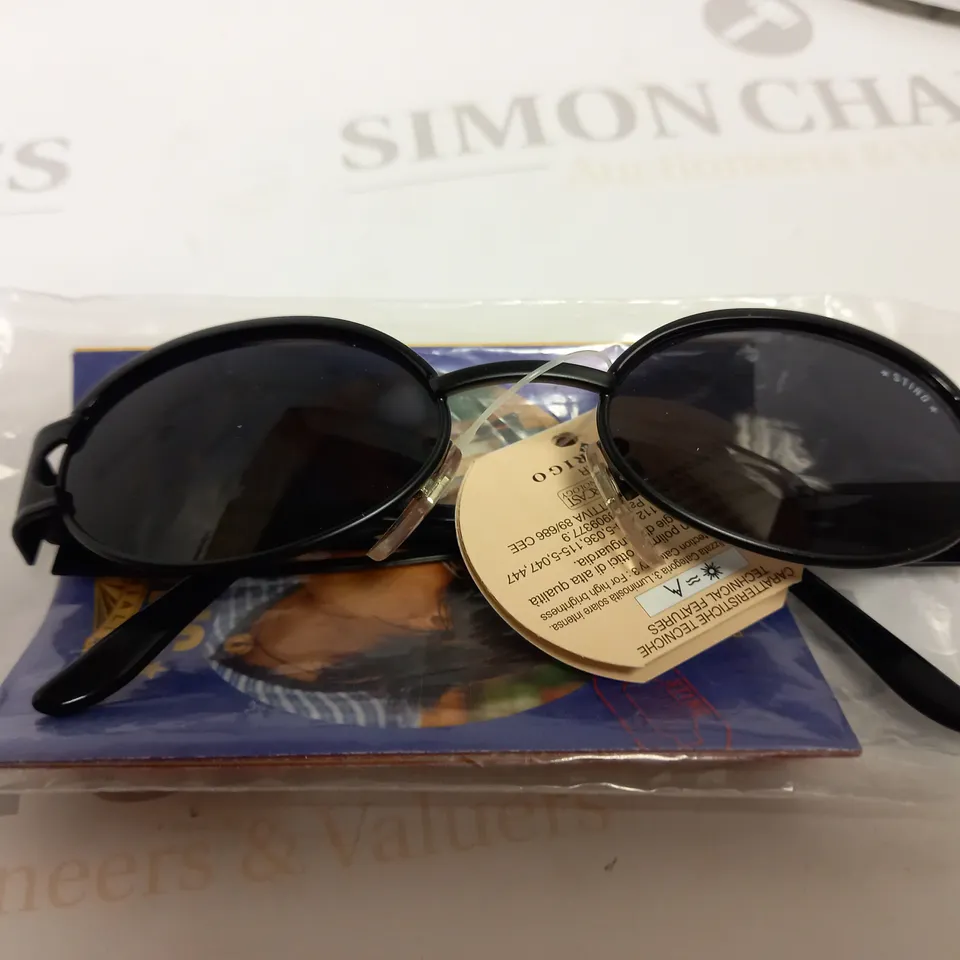 APPROX 10 DERIGO STING SUNGLASSES - BOXED