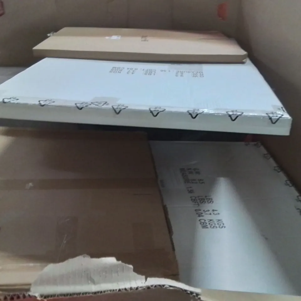 PALLET CONTAINING A LARGE QUANTITY OF HUDORA BASKETBALL HOOPS