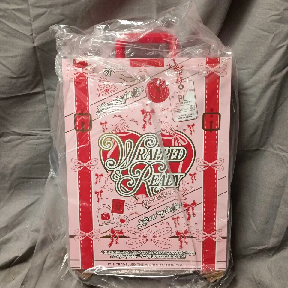P LOUISE WRAPPED & READY SUITCASE – STRAWBERRY SNOWFLAKE
