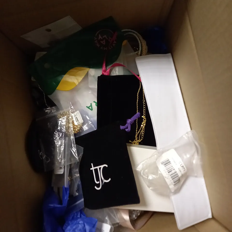 BOX OF ASSORTED JEWLERY APPROXIMATELY 20 TO INCLUDE WATCH, NECKLACE, BRACELET ETC